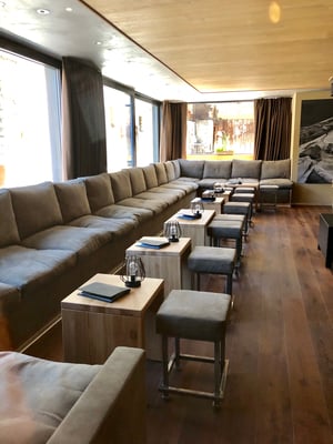 Sport Lounge Bar Kissenfüllung aus Daunen, mit einem Vintage-Möbelstoff