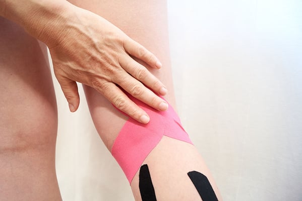 Kinesio Tape in der Gesundheits-Oase Endingen, Nähe Bad Zurzach, Lengnau, Döttingen, Würenlingen und Ehrendingen
