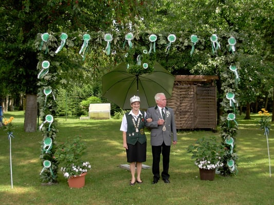 Seniorenkönigspaar nach der "Krönung" durch Hartmut I.
