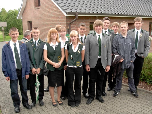 Jungschützengruppe des Ahrenfluchter Vereins.