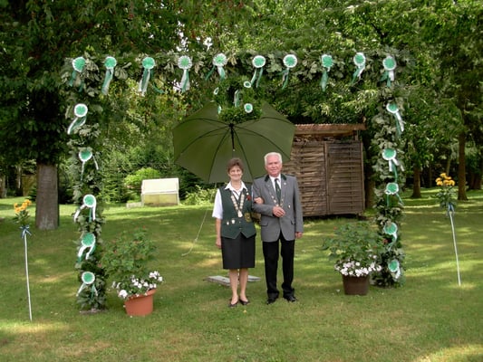 Seniorenkönigin Gerda II. (Holthusen) mit Seniorenkönig Hartmut dem I. (Schlosser)