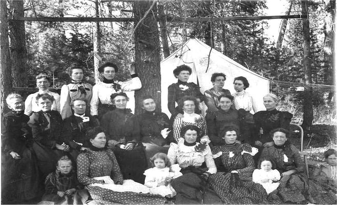 The Original Blue Ribbon Circle The following photo was taken south of the Foothills Church at the old Kronquist sawmill in 1900 or 1901