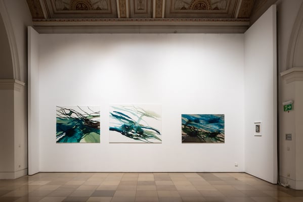 Monika Humm: Volcanism - Floating 17, 15, 32, Acryl auf LW  Volcanism-Collage 1, Mt auf Holz / Supernature, Galerie der Künstler München, 2021 Foto: Edward Beierle