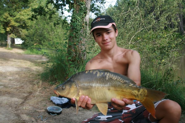 camping avec étang de pêche privé