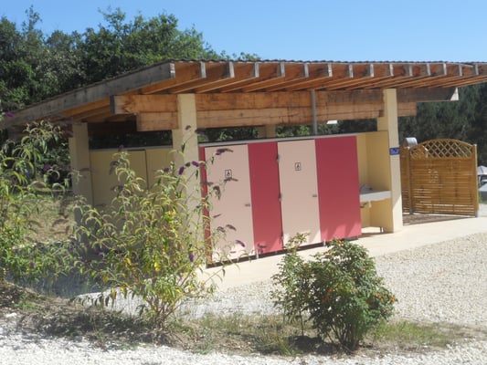 emplacement avec sanitaire bergerac