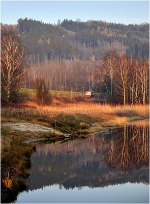 An einem kleinen, romantischen See passte der 810´ner hier perfekt in die kleine Lücke im letzten Abendlicht. 19.11.2012