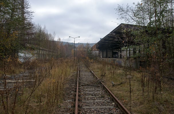 Blick zur Ladehalle für die Schwadmäher und andere Landwirtschaftliche Erzeugnisse aus dem Fortschrittwerk. November 2013.