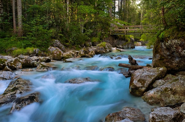 Beeindruckend schön ist auch der Zauberwald am Hintersee. Beeindruckend auch, wenn man sich der Urgewalt bewusst ist, die zur Entstehung dieses Tals geführt hat.