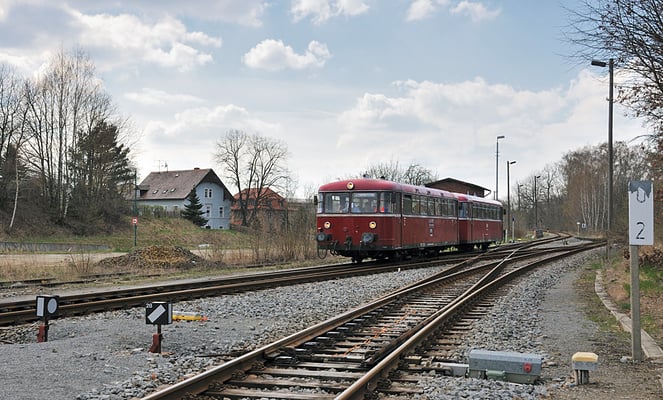 Einfahrt im Bahnhof Neustadt / Sachsen. 17.04.12