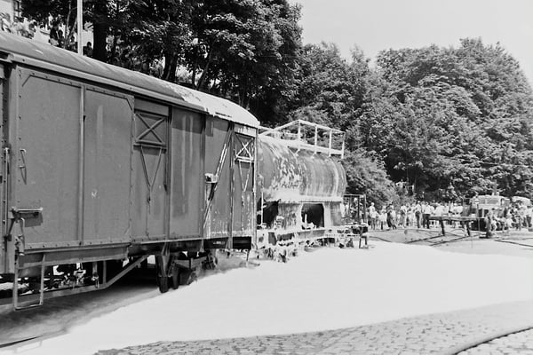 Gefahr beseitigt, das "Feuer" wurde mit einem Schaumteppich gelöscht. 