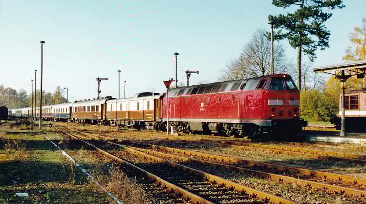 Der Rheingold in Neustadt/Sachsen. Gäbe es dieses Foto nicht, man würde es wohl kaum glauben. Oktober 2000, Archiv: Sven Kasperzek