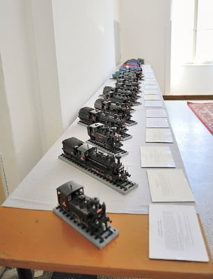 Eine Ausstellung verschiedener Dampflokomotiven der CD "Marke Eigenbau" im Bahnhof Dolni Poustévna.