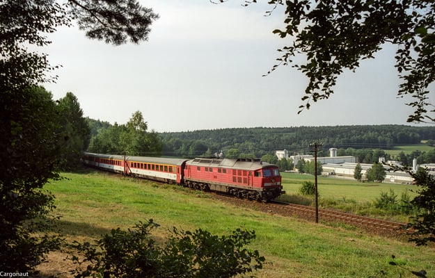 232 494 mit EC 178 bei Porschendorf. 05.08.03  Foto: Archiv Kay Baldauf. 