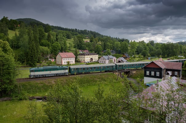 T478.3101 am Os 6661 Rumburk-Decin im malerischen Kamnitztal bei Kytlice, über unseren Köpfen braut sich unterdessen eins der unzähligen Gewitter an diesem Tag zusammen. 18.06.16