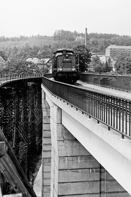 Probefahrt (?) auf dem neuen Viadukt. 1989