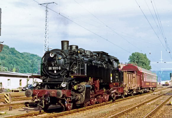 86 1001 rangiert in Bad Schandau.