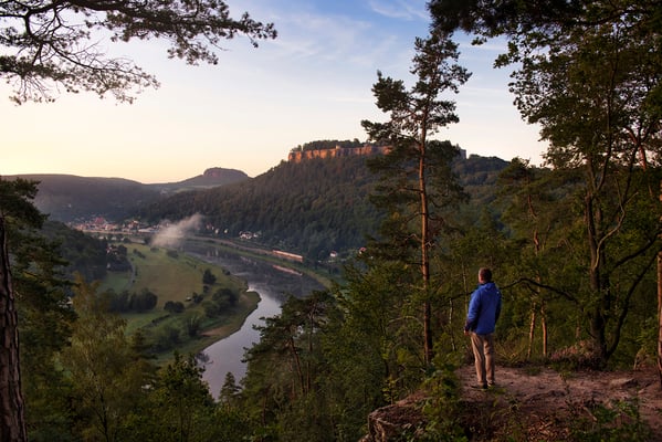 Blick ins Elbtal nahe der Festung Königstein, Standpunkt bei Thürmsdorf. 