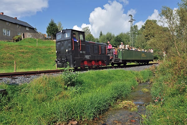 Mit der V10c haben die Schwarzbachbahner dann auch ein "Arbeitspferd" für den geplanten Gleisbau in Richtung Schwarzbachtal / Goßdorf-Kohlmühle.
