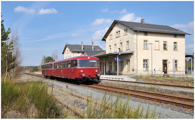 Im schönen Licht sonnte sich der Triebwagen im Bahnhof von Dürrröhrsdorf. 17.04.12