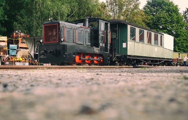 Kleine Lok ganz Groß. 199 312 unterstützt die Rangierarbeiten am Abend vor dem Fest und kommt auch immer wieder vor Bauzügen zum Einsatz. 04.09.2020, Foto: Jannik Vogel