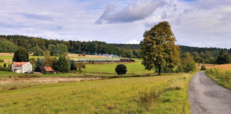 Das letzte Bild eines Dampfzuges mit 52 8080 von Neustadt nach Bad Schandau, das ist nun Geschichte... Bei Krumhermsdorf, 23.09.12