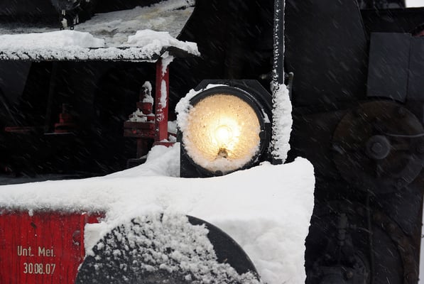 Gezeichnet vom Kampf mit Schneesturm " Daisy ". Details an der 52 8079, 09.01.2010