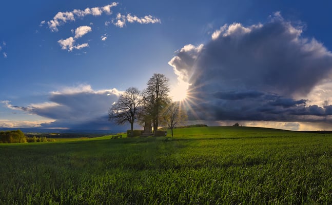 Abziehende Gewitterzelle, fotografiert vom Hohburkersdorfer Rundblick.