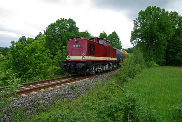 BR 112 331-4 leistet der 52 Nachschub ( Sonderfahrten zum Fest 675 Jahre Neustadt in Sachsen, Mai 2008 )