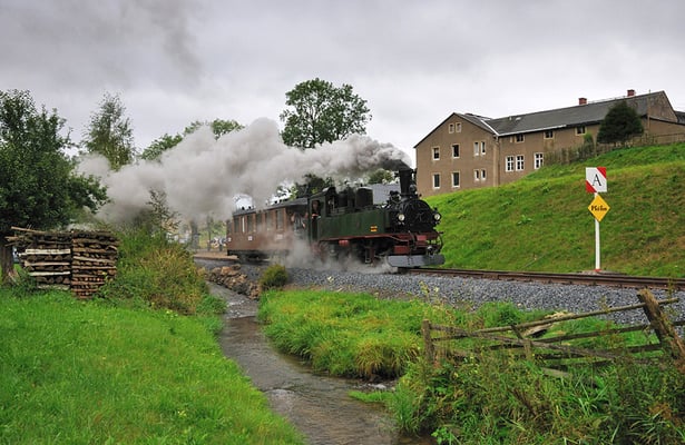 Ausfahrt des Zuges aus Lohsdorf Richtung Hohnstein. 27.08.2011