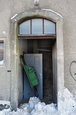 Teilabriss des Neustädter Lokschuppens wegen Einsturzgefahr im Januar 2017. 