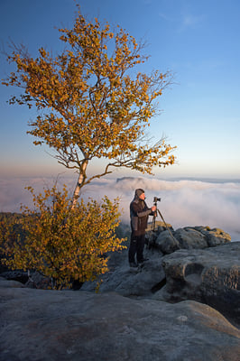 Da isser wieder... der frühe Fotograf auf der Suche nach dem Licht :-) 
