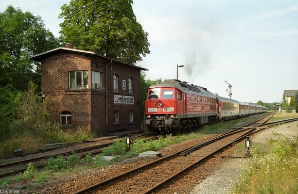 232 519 mit EC 175 in Richtung Pirna, Ausfahrt Dürrröhrsdorf. 05.08.03  Foto: Archiv Kay Baldauf. 