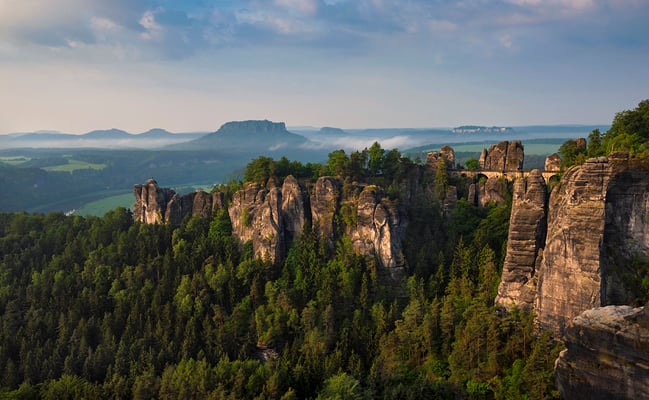 Blick von der Wehlnadel hinüber zur Bastei.