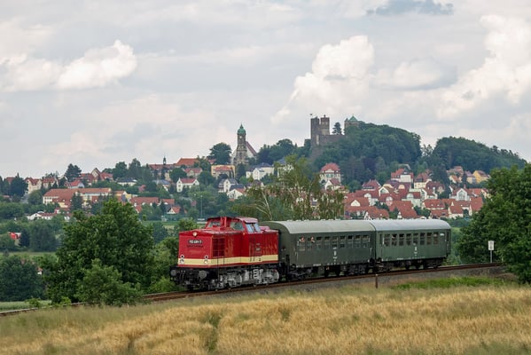 Klaus Schiekel wartete am Burgmotiv von Stolpen auf den Zug, 27.06.2020