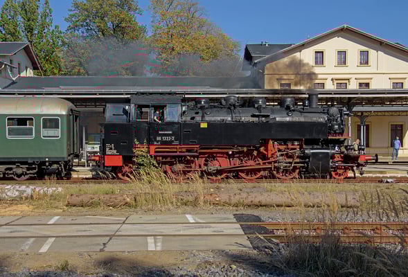 Für 86 1333 war in Neustadt leider schon Schluss. Wegen der großen Waldbrandgefahr in Tschechien bzw. wegen eines bereits ausgebrochenen Waldbrandes bei Rosenthal-Bielathal durfte der Dampfer nicht weiter nach CZ. 13.10.18