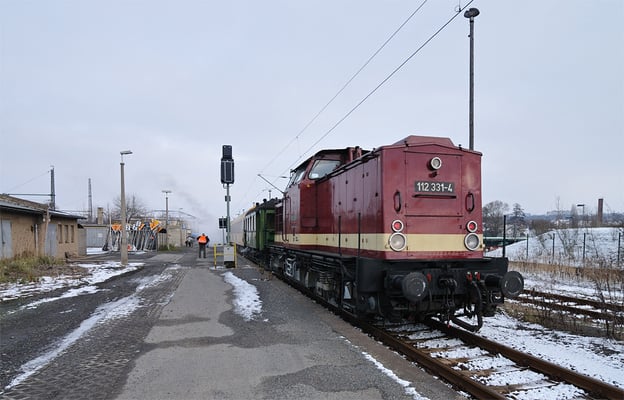 Auch der Nikolaus war mit an Bord und der Zug sehr gut ausgelastet. Ich selbst hatte das Vergnügen die komplette Fahrt auf der 112-331 zu genießen. Ein Dank hierfür nochmals an Alfred Simm und Ralph Gruner von den OSEF für diese Aktion! 28.11.10