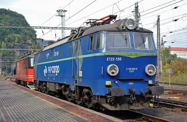 Gegen 15:44 Uhr erreichen wir Decin, hier ist es noch eine knappe Stunde Aufenthalt bis wir mit der Nationalparkbahn nach Bad Schandau und Sebnitz aufbrechen. ET 22-156 der PKP und...