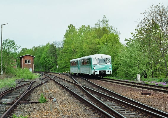 Die Löbauer Ferkeltaxe rollt in Neukirch / Lausitz (West) ein. 14.05.2005, Foto: Thomas Weber
