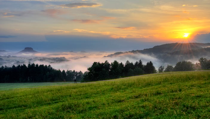Nach einem Sommergewitter. Blick vom Adamsberg bei Altendorf in die Sächsische Schweiz. 