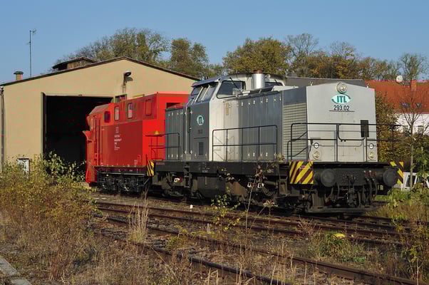 293 02 der ITL in neuem Farbkleid. Auf dem Plan stand die Überprüfung der in Neustadt stationierten Schneefräse und des Schneepflugs ( Bauart Meiningen ). 18.10.10