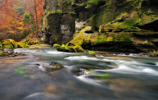 Herbst in der Edmundsklamm bei Hrensko.