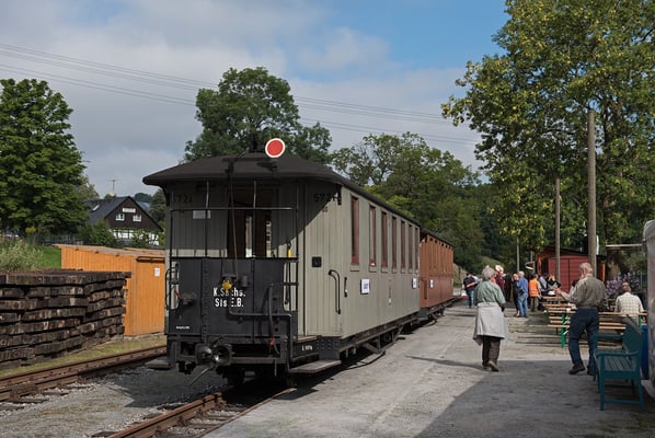 Die zwei Wagen des Zittauer Sachsenzuges.
