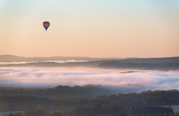 Frostiger Herbstmorgen bei Porschdorf, fotografiert von den Waitzdorfer Aussichten.