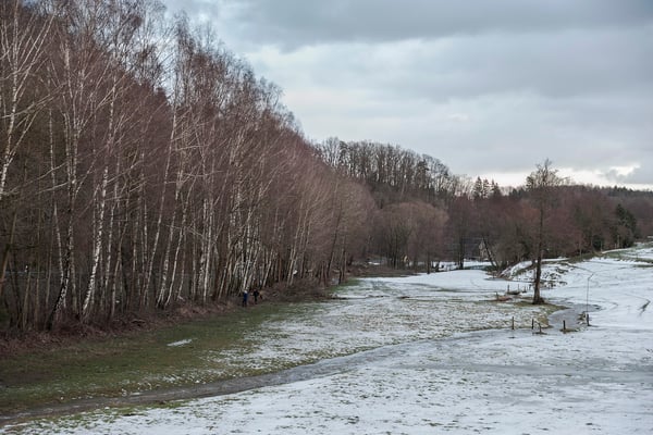 Schon zu diesem Zeitpunkt lässt sich erahnen, dass später einige schöne neue Motive entstehen. Blickrichtung Lohsdorf. 11.02.19