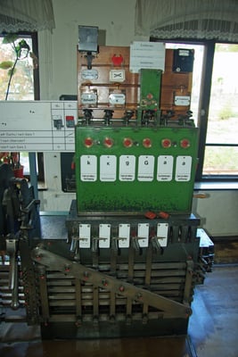 Im Jahr 1903 gingen die 2 Stellwerke in Betrieb, leider gibt es seitens der DB kein Interesse auf Erhalt der alten & Wertvollen Technik, 19.10.2009