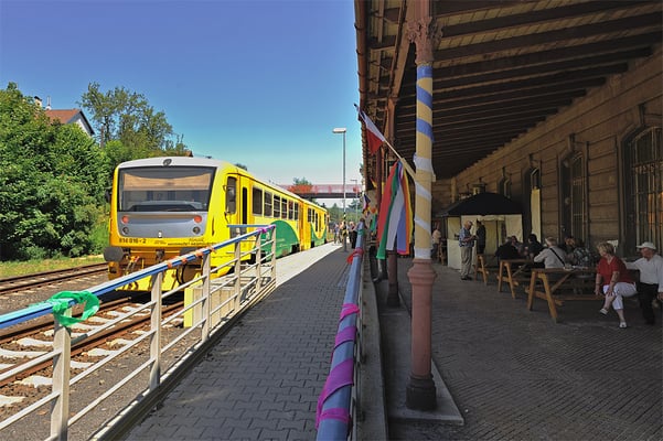 Ein Regio Nova von Decin über Rumburk nach Dolni Poustévna. Es war der letzte, da die Triebwagen der CD (Baureihe 810, 854, 814 & 844) alle keine Zulassung für Deutsche Gleise haben kommen nun zunächst nur Desiros zum Einsatz.