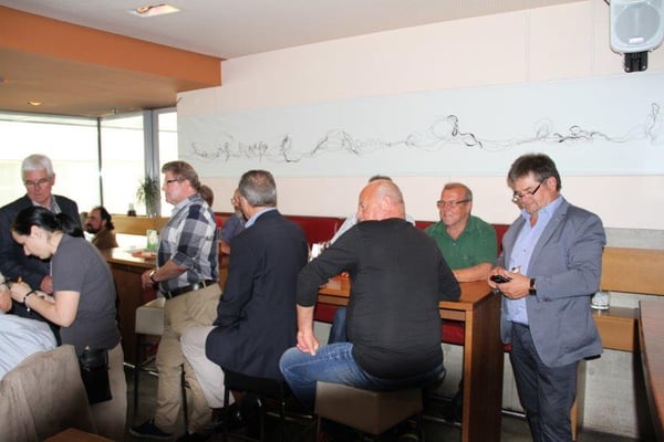 da hören schon ein paar zu ...