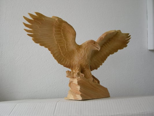 Adler Holzfigur