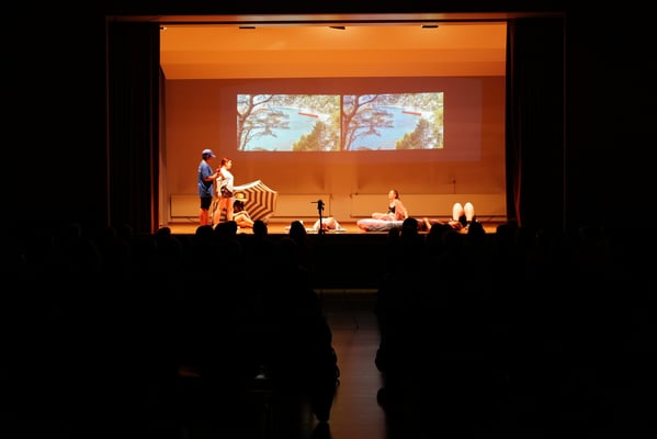 Warum bist du nicht bei den Leuten am Meer? 2025