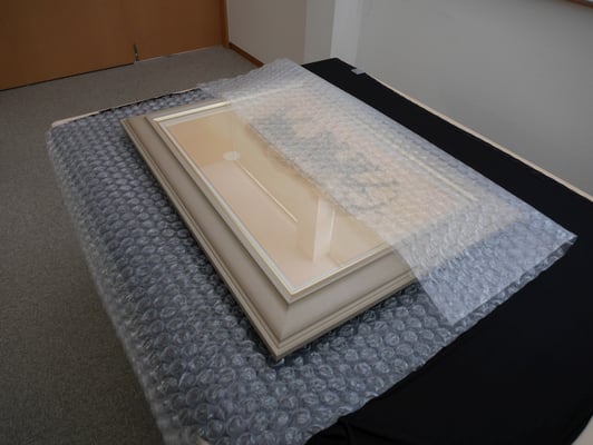 EP-100（大粒）のカット品です。絵画のような、より高い緩衝性能を求められる梱包に最適です。